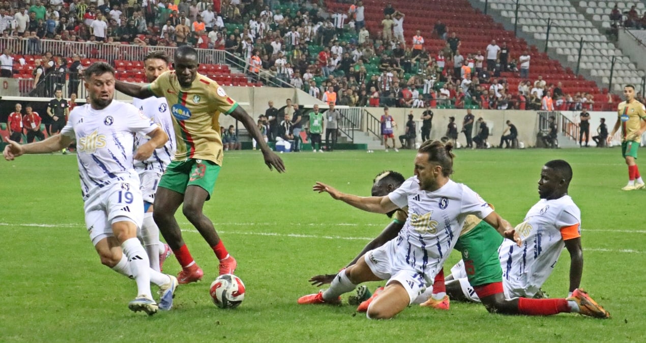 Amed Sportif Faaliyetler, Sarıyer'i 2-0 ile geçerek puanını 13'e çıkardı