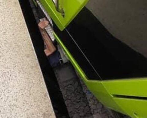 Bursa Metro İstasyonunda Yaşlı Adamın Raylara Düşmesi Tehlike Yarattı