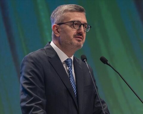 Duran'dan Özel'in Diplomasi Eleştirisine Sert Yanıt