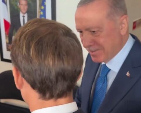 Erdoğan ve Macron'dan İki Ülke Arasındaki İlişkileri Güçlendirme Vurgusu
