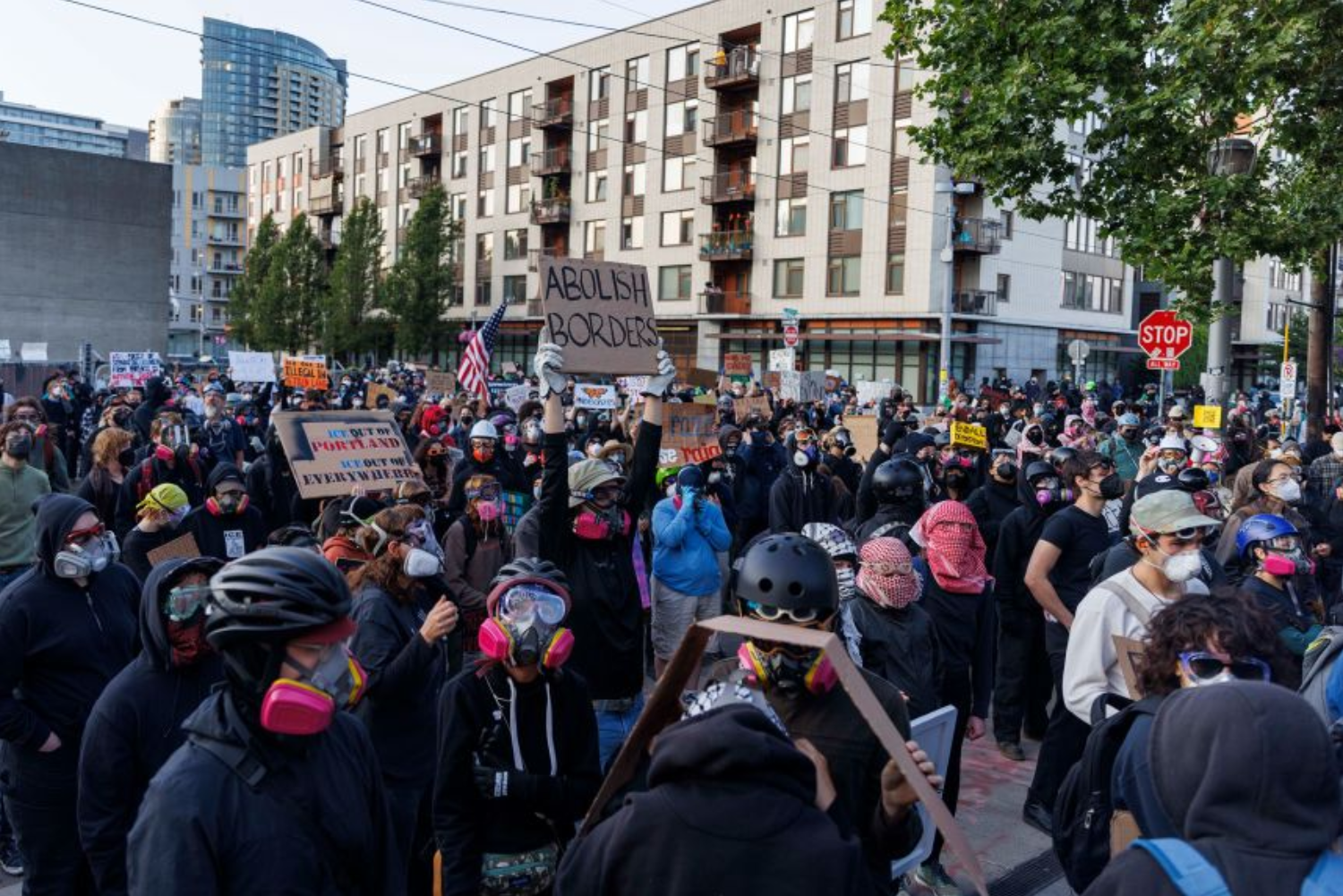 Portland'da Trump'ın Askeri Gönderme Kararına Halktan Yoğun Protesto