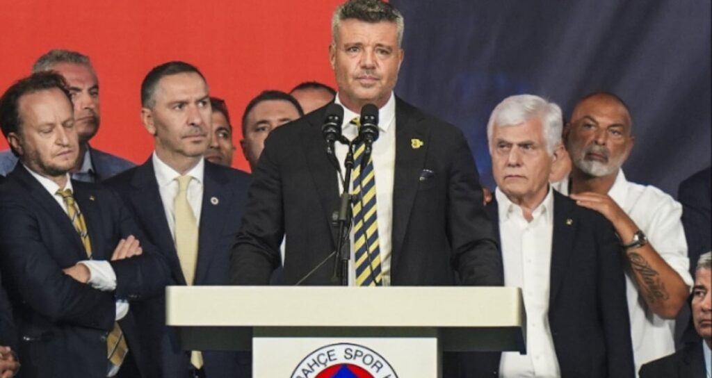 Sadettin Saran, Fenerbahçe'nin yeni başkanı olarak Samandıra'da takım ile buluştu