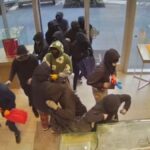 San Ramon'da 25 kişilik grup, mücevher dükkânından 1 milyon dolar çaldı