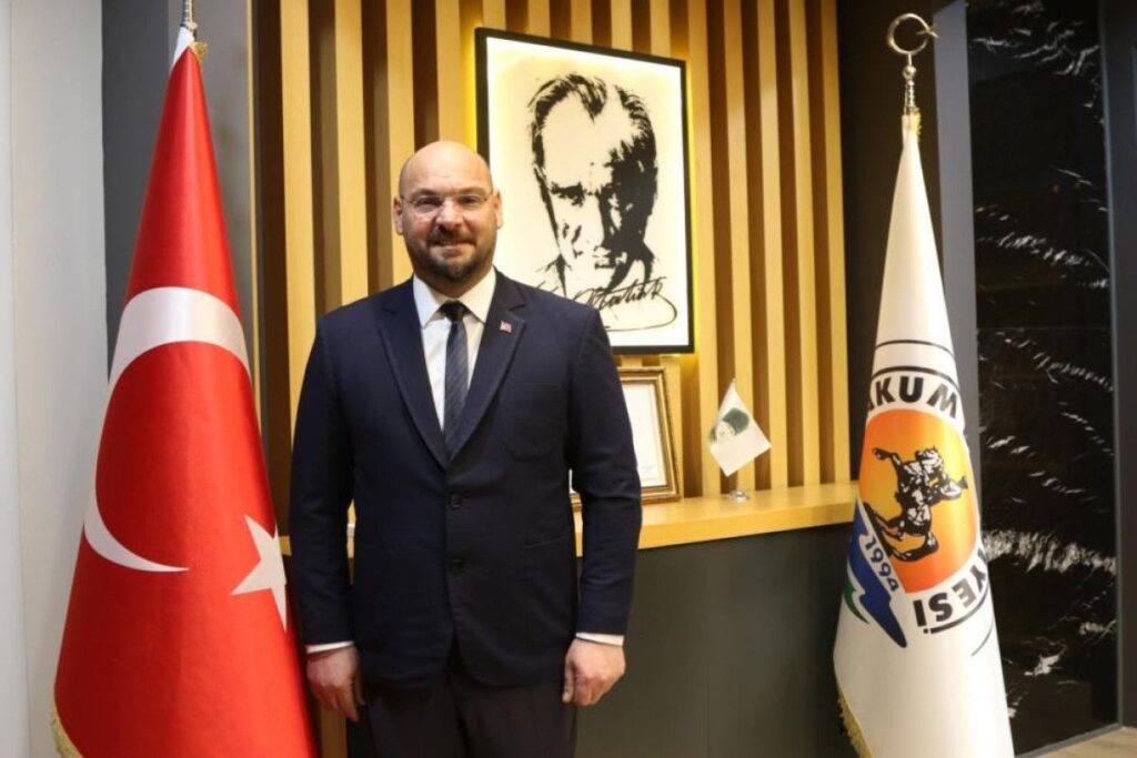 Serhat Türkel, AK Parti’ye Geçiş İddialarını Yalanladı ve CHP’ye Bağlılığını Vurguladı