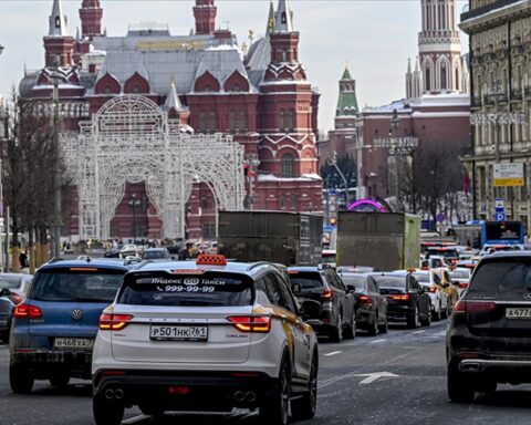 Rusya’da araç fiyatlarında ani artış utanç verici bir yükselişe işaret ediyor