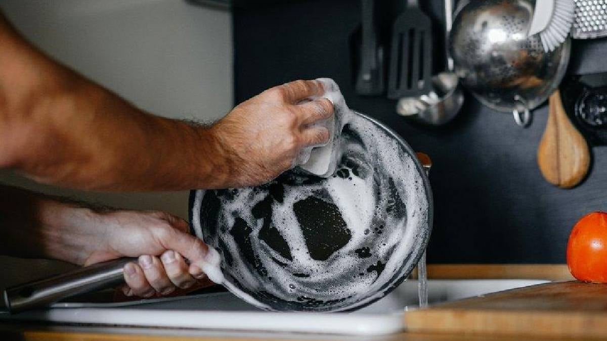 Almanların Bulaşıkları Durulamadan Bırakmasının Arkasında Su Tasarrufu Kültürü Var