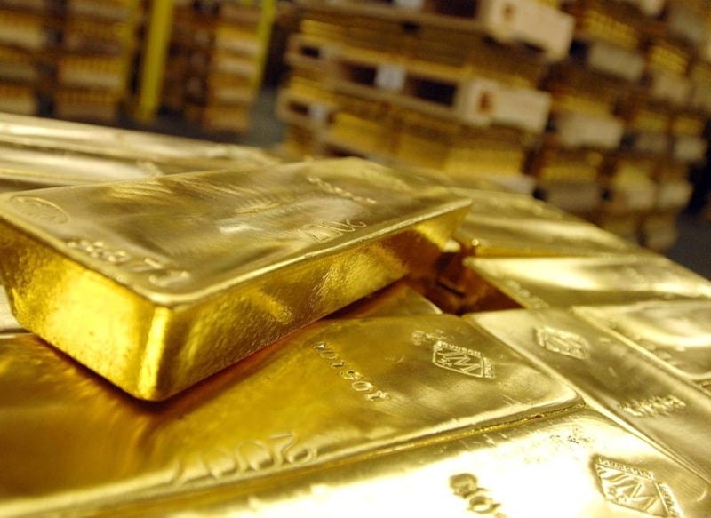 Altın Yükselişini Sürdürüyor, Yatırımcı İlgisi Tahminleri Zorluyor