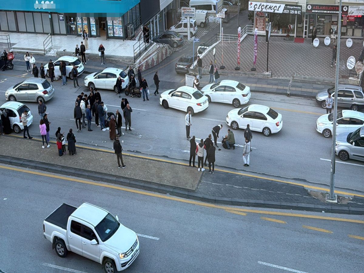 Ankara'da yaya geçişinde otomobilin çarptığı iki kişi yaralandı