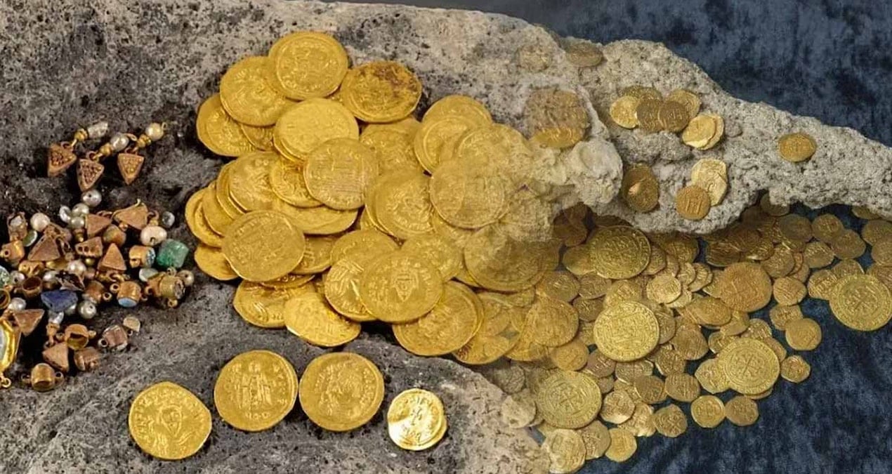 Antik Hippos'ta 1.500 Yıllık Bizans Altın Sikkeleri Hazinesi Keşfedildi