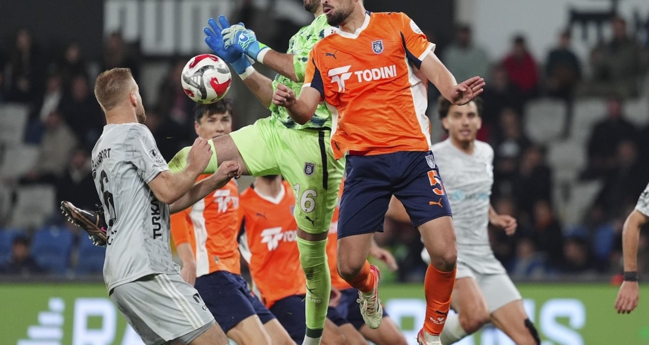 Başakşehir, Kocaelispor'u Son Dakika Penaltısıyla Geçerek İlk İç Saha Galibiyetini Aldı