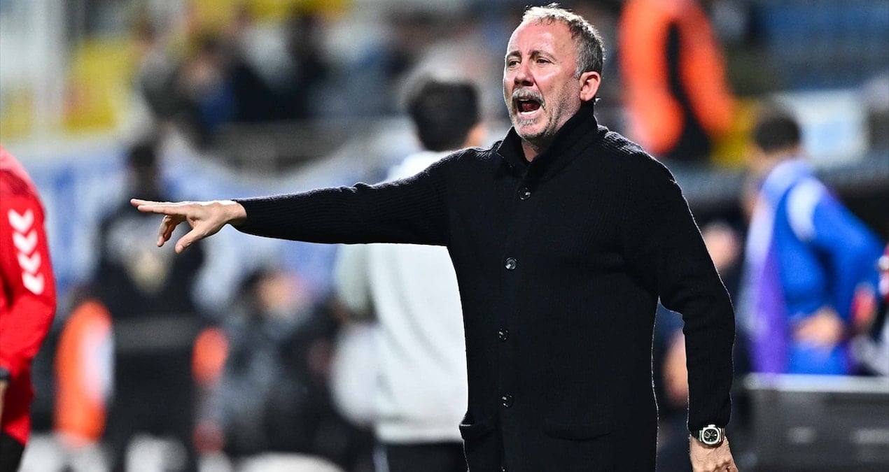 Beşiktaş taraftarından Sergen Yalçın'a ağır eleştiriler