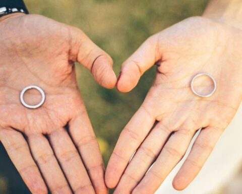 Buğra B. ve Ezgi B. Anlaşmalı Boşanarak Kedilerin Bakımı İçin Nafaka Belirledi