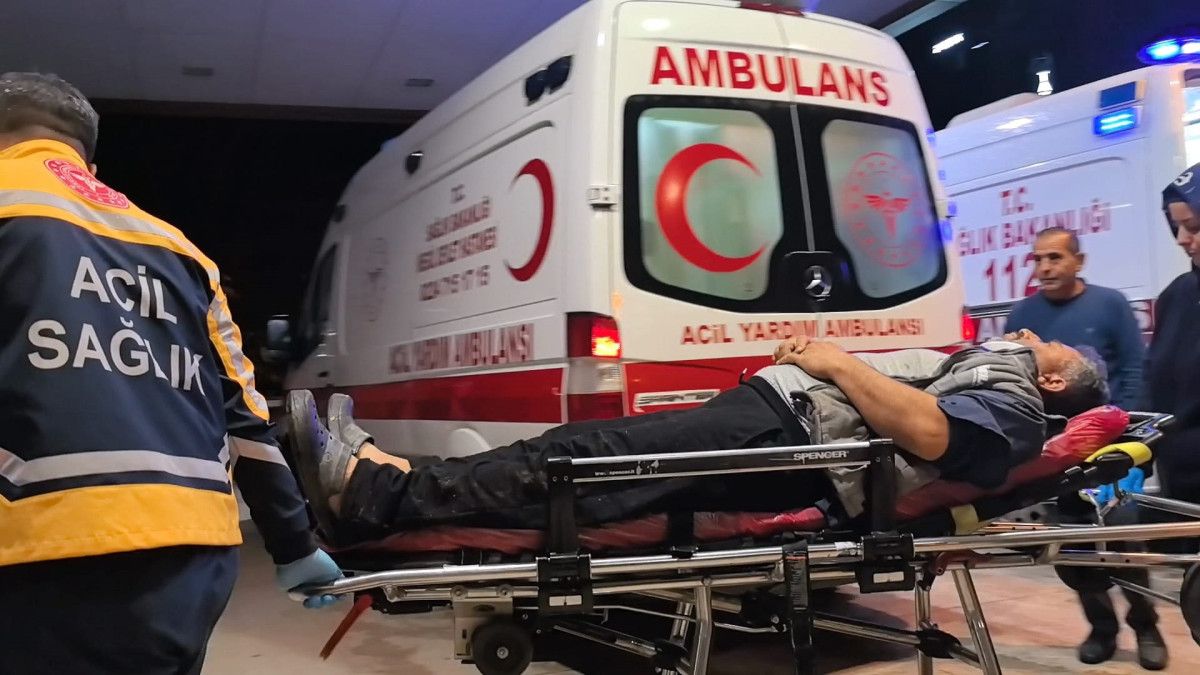 Bursa'da Ahırın Çatısında Onarım Yapan Çiftlik Sahibi Duvardan Düşerek Ağır Yaralandı