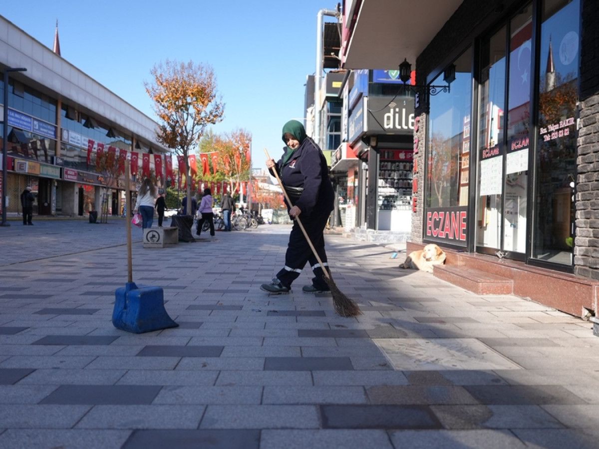 Düzce'de Türk bayrağına duyarlılık ön plana çıktı
