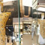 Emirlik Kültüründen İlham Alan, 1 Milyon Doları Aşan Altın Elbise Sergileniyor