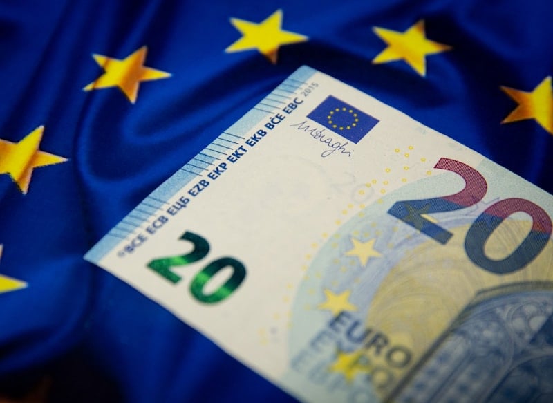 Euro'nun Değeri Düşecek Mi? Uzmanlar Merkez Bankası'nın Faiz İndirimine Dikkat Çekiyor