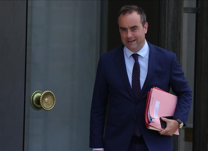 Fransa Başbakanı Ekonomik Bütçe Sorununa Çözüm İçin Vergi Önerdi