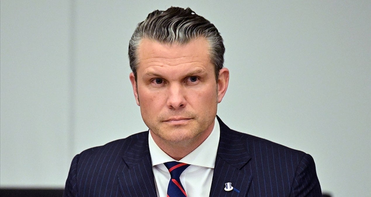 Hegseth'in Uçağı, NATO Toplantısından Dönüşte Acil İniş Yaptı