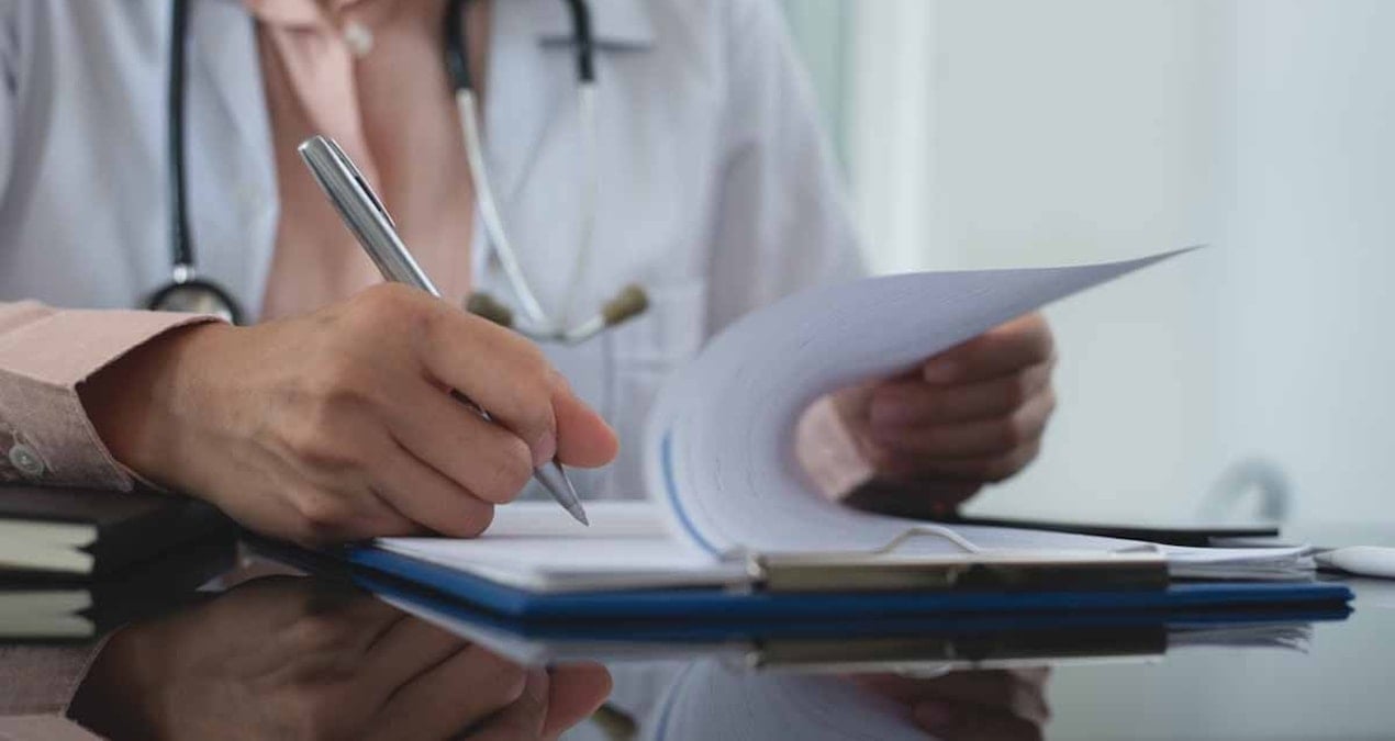 Hindistan, Doktorların El Yazısını Yasaklayarak Sağlık Sistemini Dönüştürüyor
