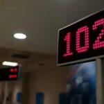 İran'ın En Büyük Özel Bankası Ayandeh İflas Etti, Mücadele Eden Müşteriler Banka Önünde Uzun Kuyruklar Oluşturdu