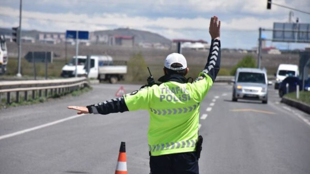 İstanbul'da 29 Ekim Bayramı Kutlamaları Nedeniyle Trafiğe Kapatılacak Yollar Açıklandı
