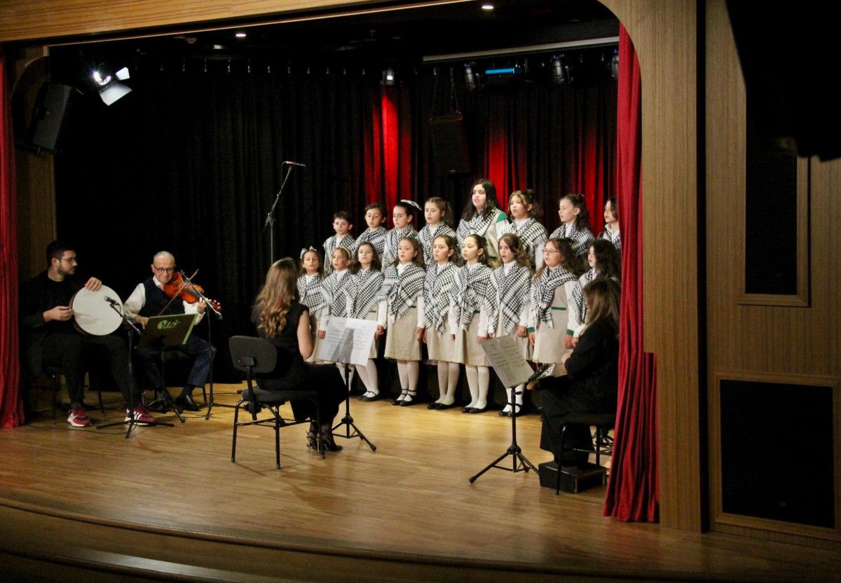 İstanbul'da Öğrenciler Gazze İçin Konser Düzenledi