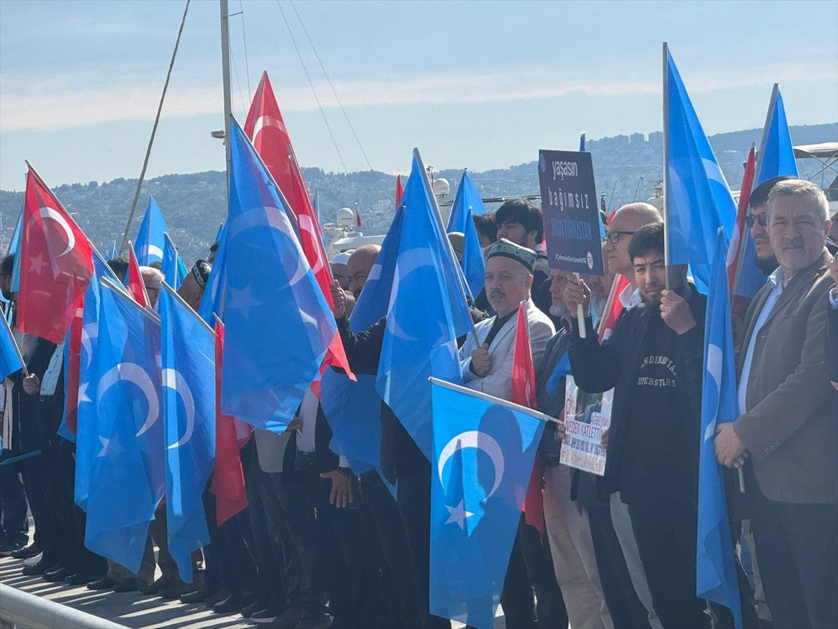 İstanbul'da Uygur Türklerine Yönelik Çin Politikalarına Protesto Düzenlendi