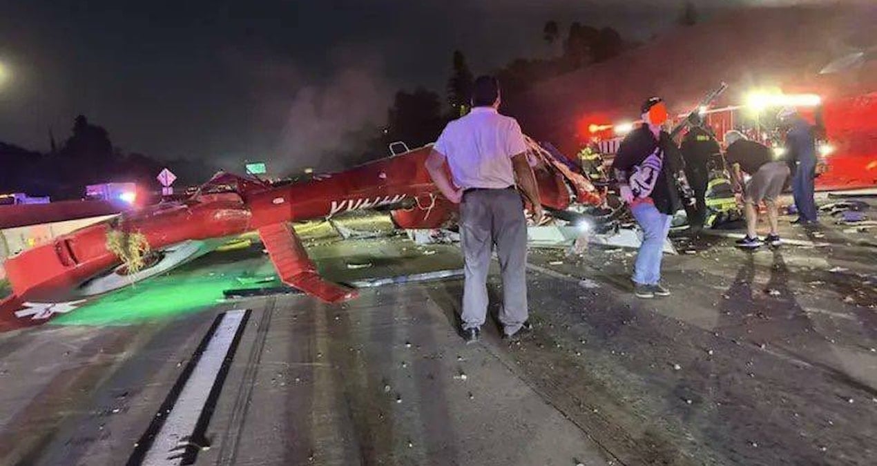 Kaliforniya'da Acil Durum Helikopterinin Otoyola Düşmesi Sonucu Üç Kişi Yaralandı