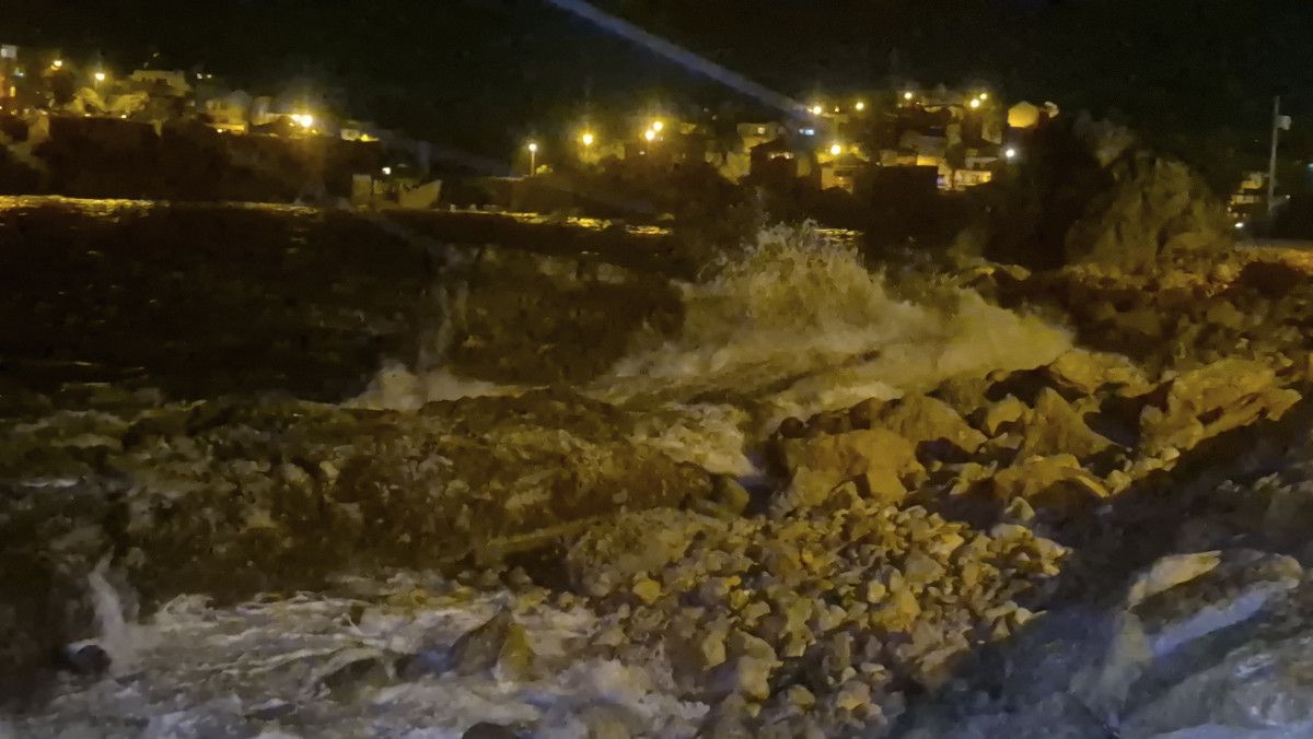 Karadeniz'de Dalgaların Yüksekliği 8 Mete Ulaştı