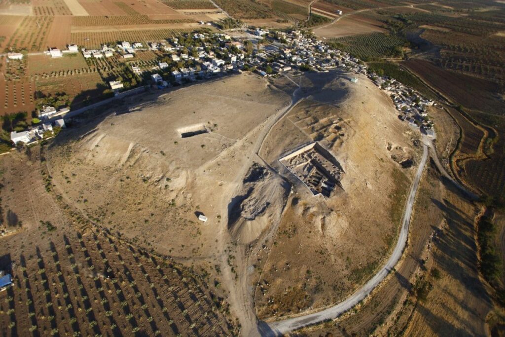Kilis'teki Oylum Höyük kazılarında Hititçe ve Akkadça tabletler bulundu