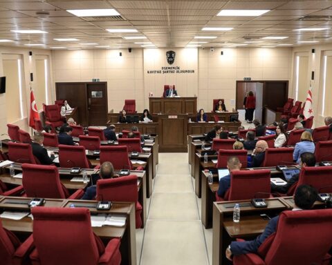 KKTC'de Cumhurbaşkanlığı Seçimini Tufan Erhürman Kazandı