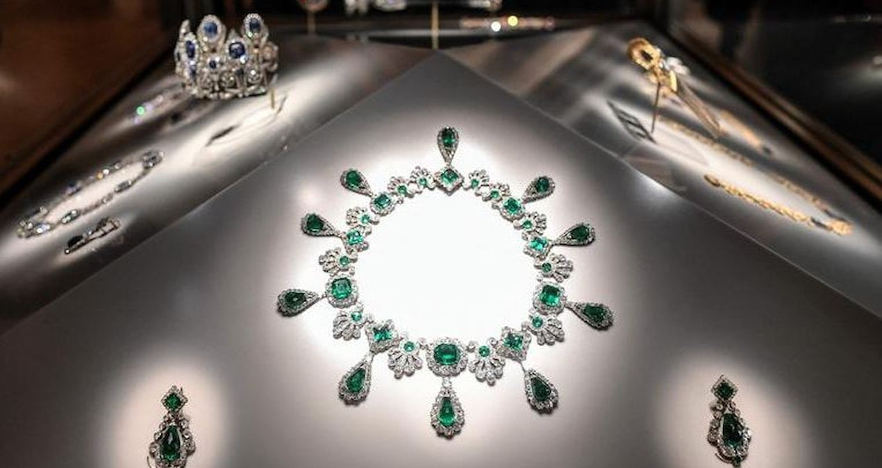 Louvre Müzesi'nde Çalınan Mücevherlerin Pazar Değeri Üzerine Uzman Görüşleri