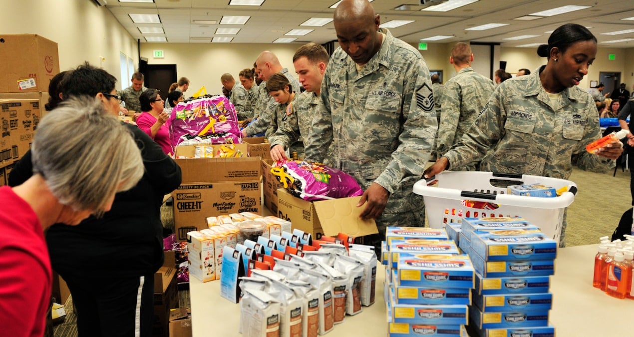 Maaşları Kesilen ABD'li Askerler Gıda Yardımına Başvurmaya Zorlandı