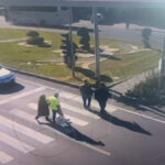 Nevşehir'de Trafik Polisi Yayı Geçidinde Yaşlı Kadına Yardım Etti