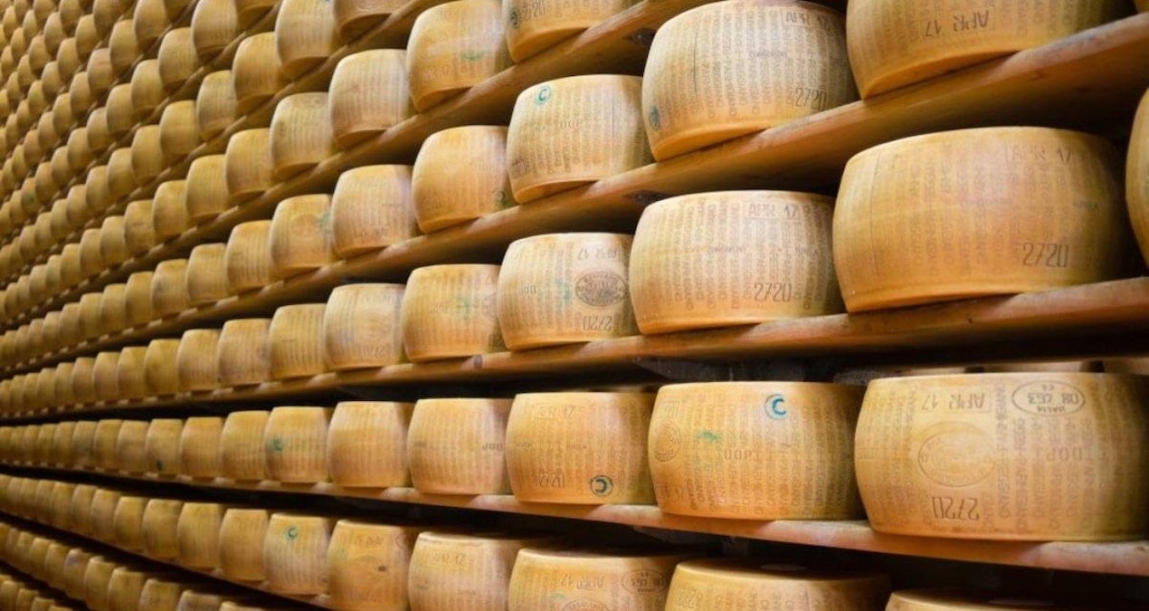 Parmigiano Reggiano peynirinde sahteciliğe karşı yenilik: mikroçipli koruma sistemi devreye girdi