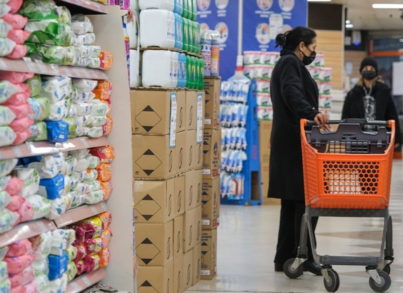Pazar günleri marketlerin kapalı olmasının Türkiye'deki etkileri tartışılıyor