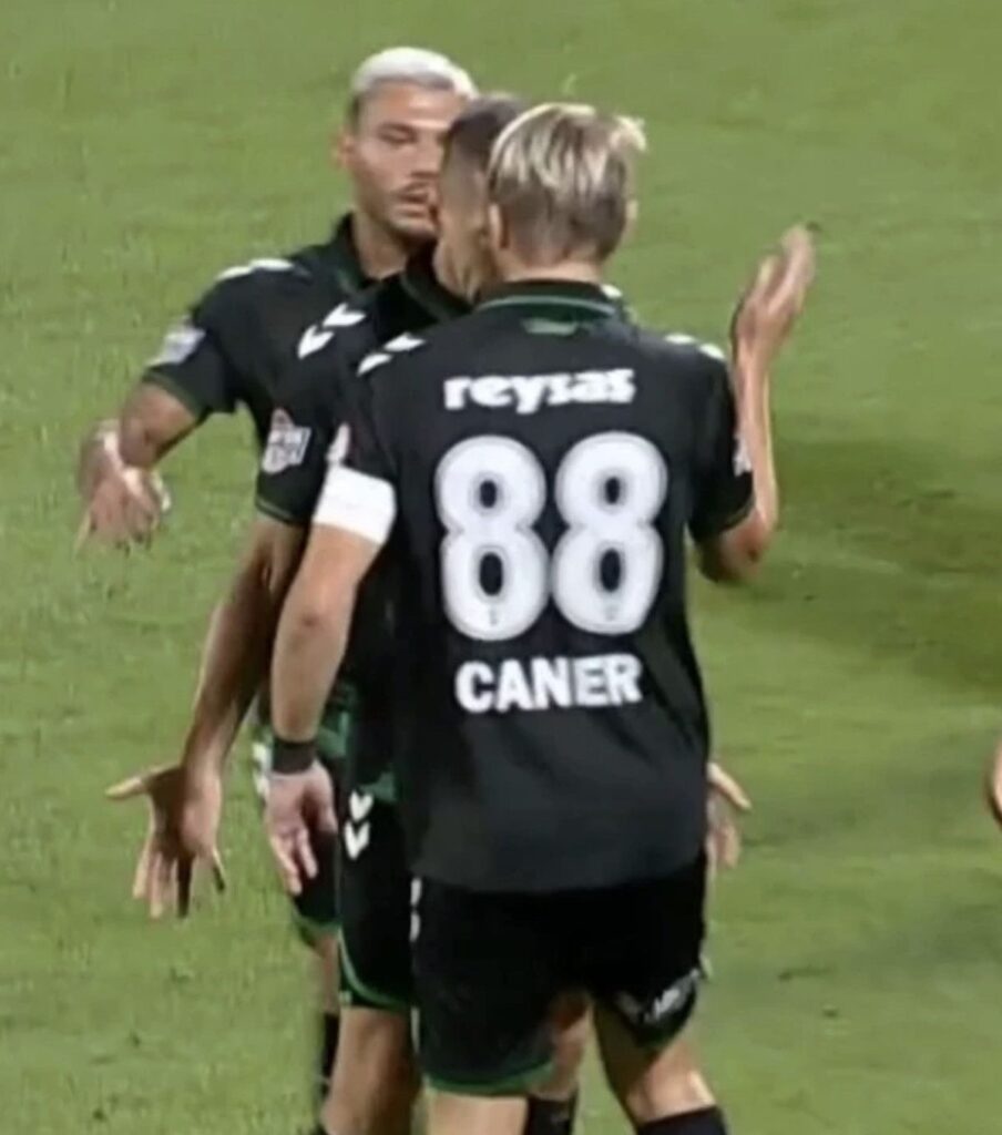 Sakaryaspor, Caner Erkin ve Burak Altıparmak’ı A Takım Kadrosuna Dahil Etti