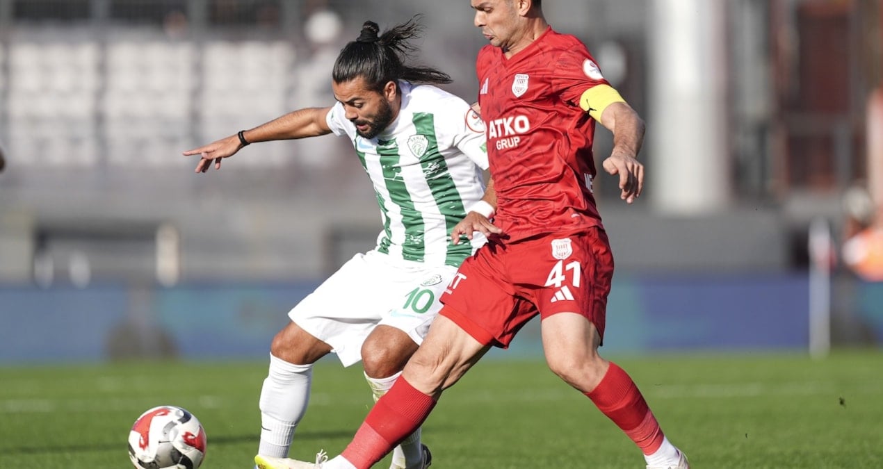 Serikspor'da mali sorunlar nedeniyle futbolcular antrenmana çıkmadı, teknik direktör ayrılık sinyali verdi