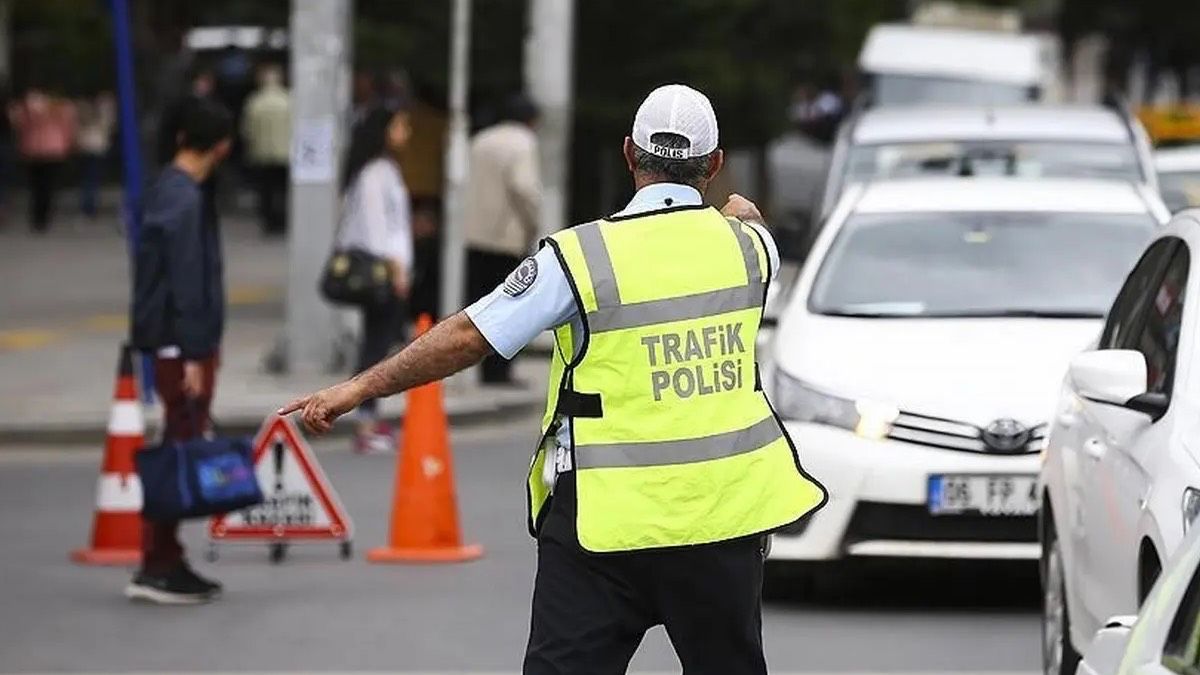 Sürücülere Direksiyon Başında Telefon Kullanma Cezası Artıyor: İlk İhlal 5.000 Lira