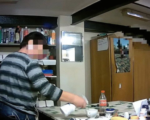 Temizlikçi, İş Arkadaşının Çayına Tehlikeli Kimyasallar Eklemekle Yargılanıyor