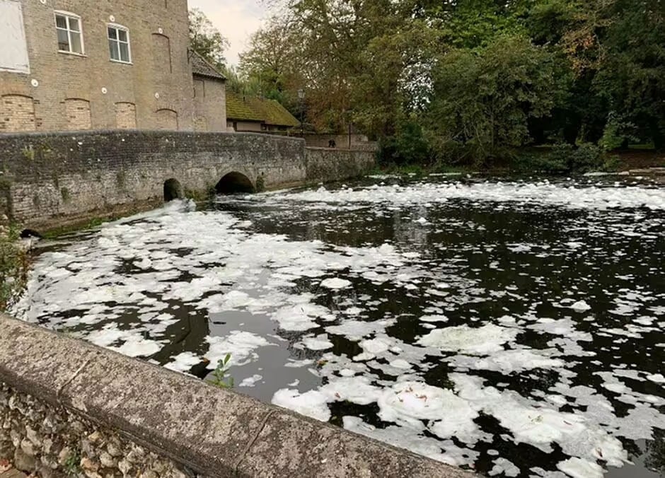 Thet Nehri'nde gizemli beyaz köpük olayı ve ölü balıklar üzerine inceleme başlatıldı