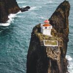 Thridrangaviti Deniz Feneri: İzlanda’nın En Tehlikeli Yapısı Ziyaretçilerini Riskle Karşılıyor