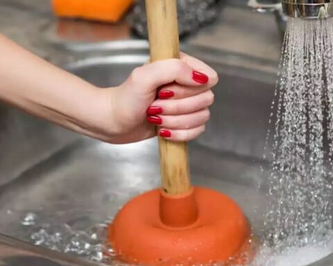 Tıkanmış Lavaboyu 5 Dakikada Açan Etkili Yöntemler