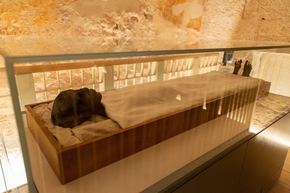 Tutankhamun'un Mezarı Acil Müdahale Gerektiriyor; Çatlaklar Büyüyor