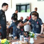 Üç futbolcu, milli takım kampına geç katılacak