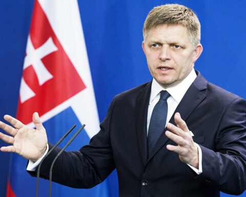 Slovakya, Rus gazının aşamalı olarak yasaklanması nedeniyle AB’ye dava açmayı değerlendiriyor