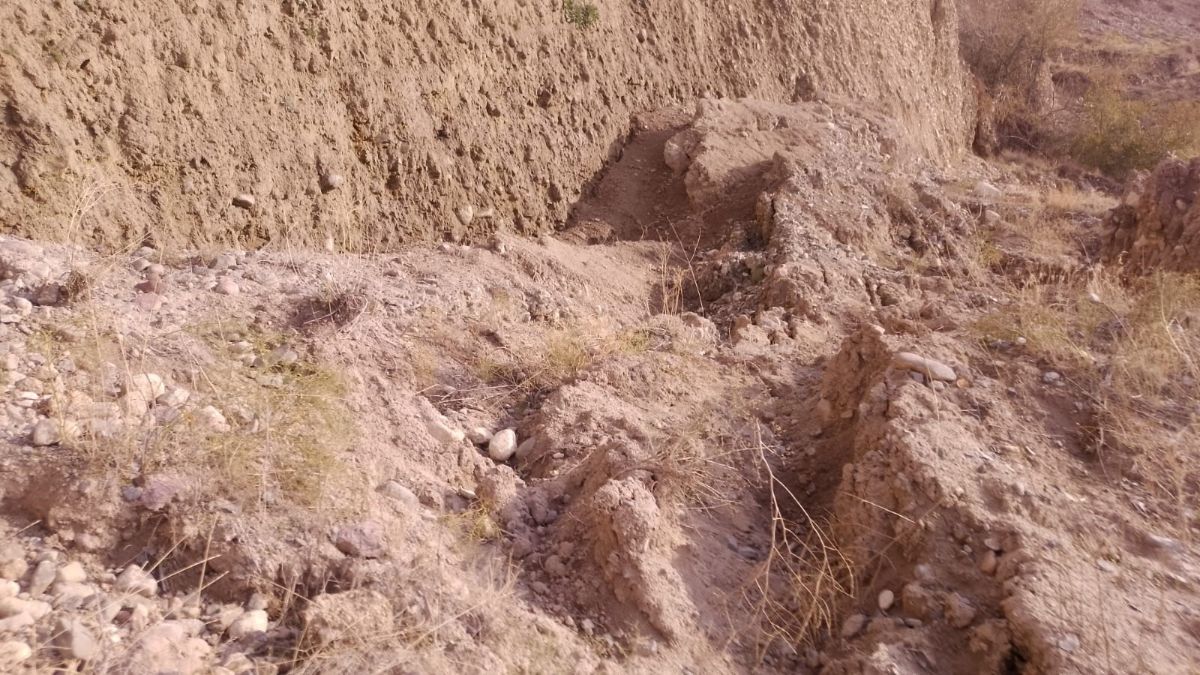 Ankara'da Toprak Kayması Nedeniyle Yol Ulaşıma Kapatıldı