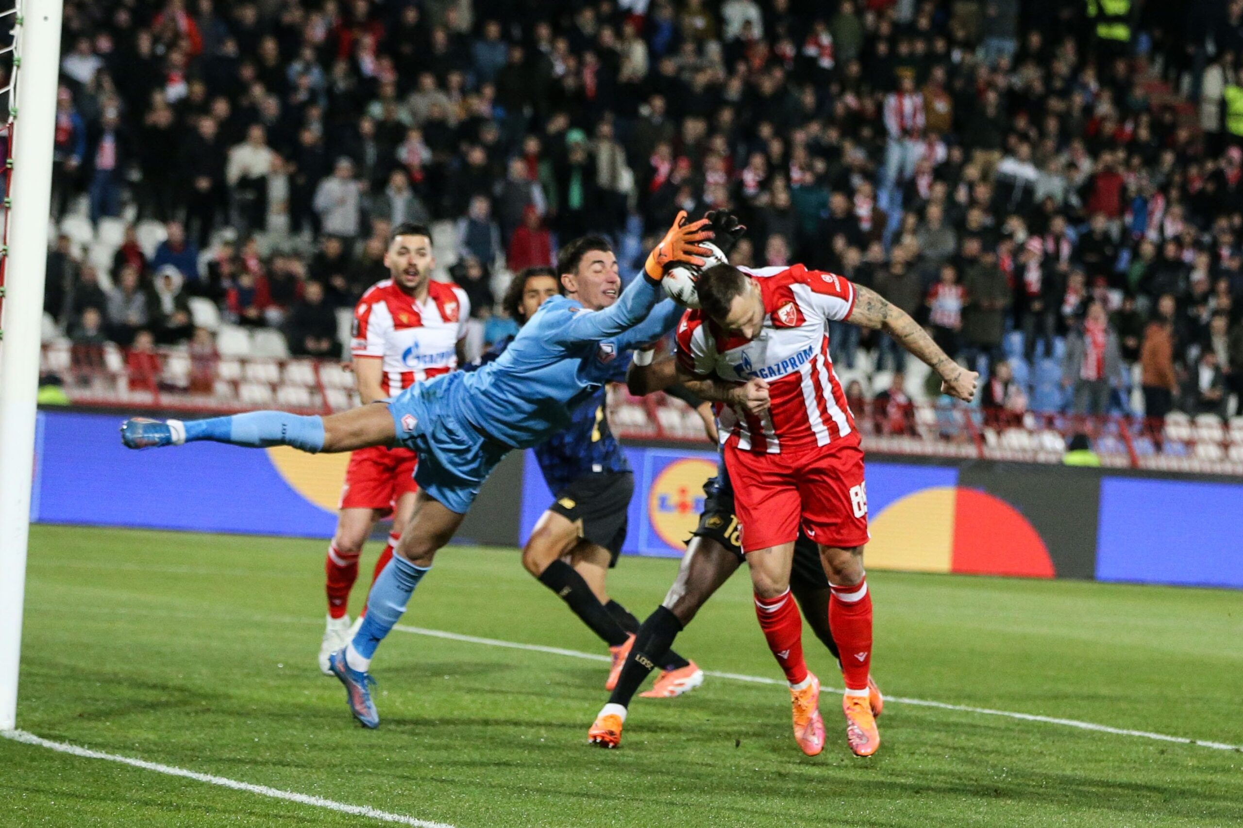 Berke Özer, Lille'de Düşen Performansıyla Eleştiriliyor