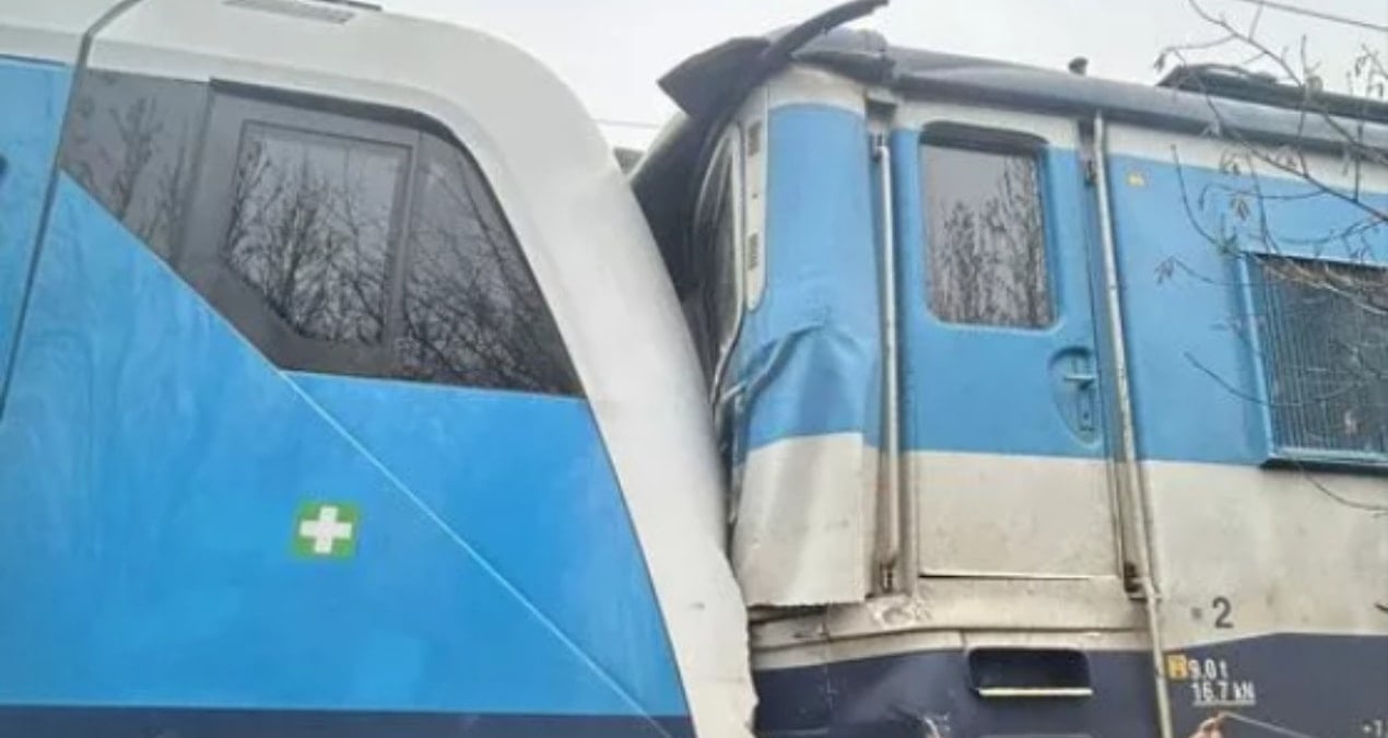 Çek Cumhuriyeti'nde iki tren kafa kafaya çarpıştı, 57 kişi yaralandı