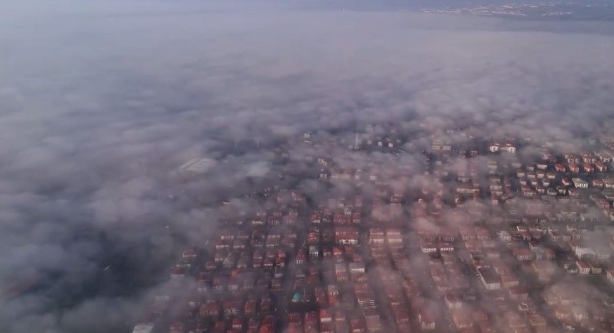 Erzincan'da yoğun sis nedeniyle görüş mesafesi 20 metreye düştü